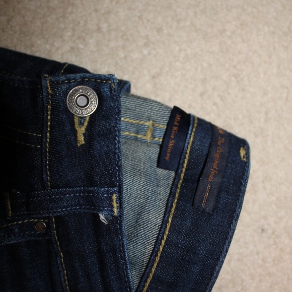 Levi's Mid Rise Skinny Jeans Size 4 - Picture 3 of 7